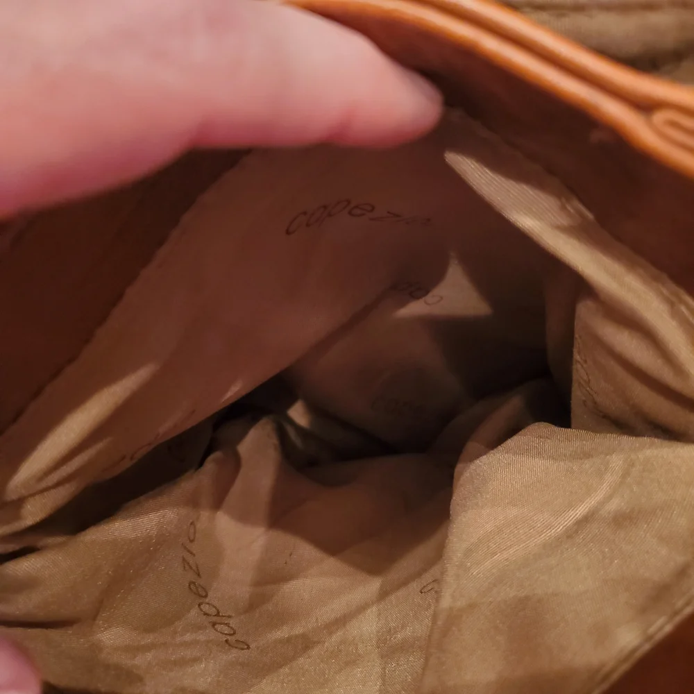 Vintage Capezio Cognac Bucket Crossbody Bag – Classic Gold Medallion